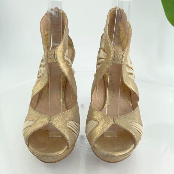 Fendi Heels Women's Size 5.5 Gold Metallic Leather Fabric Platform - Picture 3 of 16